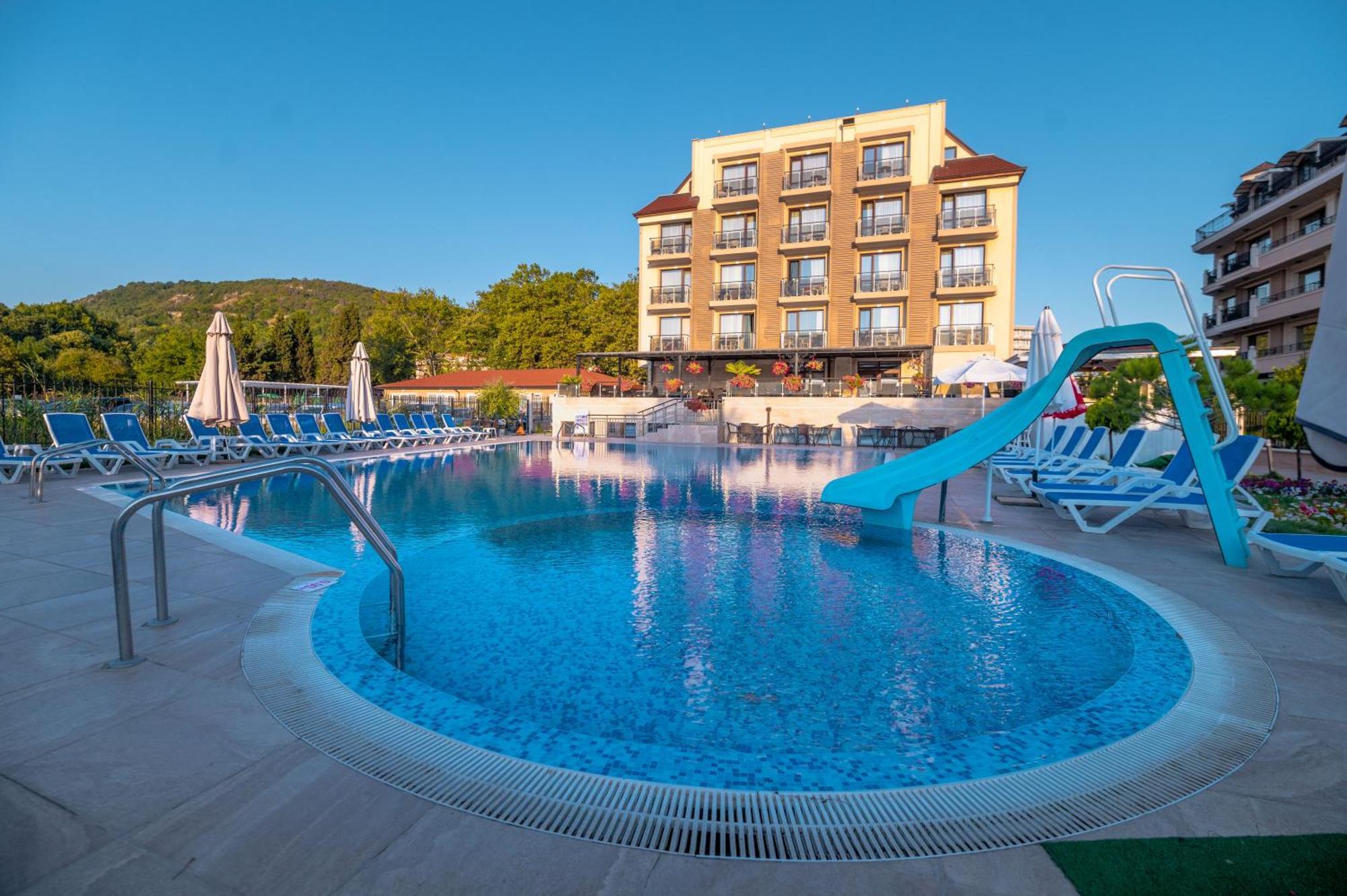 קרנבו Speranta Hotel & Villas מראה חיצוני תמונה